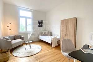 WG-Zimmer in einer möblierten 2-Zimmer Altbauwohnung!!