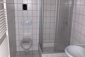 Am Park! Günstige 2,5-Zi. mit Aufzug, Laminat, Abstellraum und Dusche!  – Theodor-Körner-Platz 14, 9130 Sonnenberg, Chemnitz – Vorschaubild 12