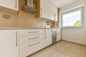 Blick ins Grüne: barrierearme Single - Wohnung m. XL-Balkon, Aufzug & Stellplatz in Premium Wohnlage – Schweriner Str. 3, 46145 Alsfeld, Oberhausen – Vorschaubild 5