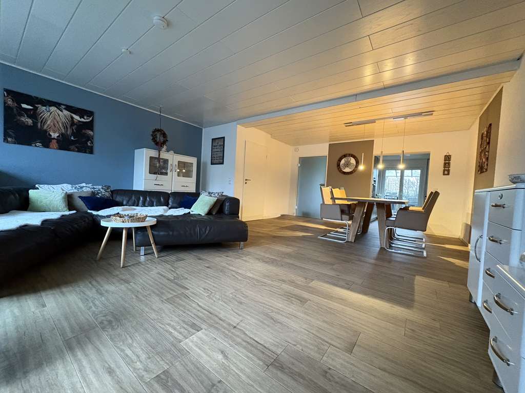 Immobilie in Neuhausen auf den Fildern - Schönes Reihenhaus in exklusiver, ruhiger Lage mit Erbbaurecht - Bild 2