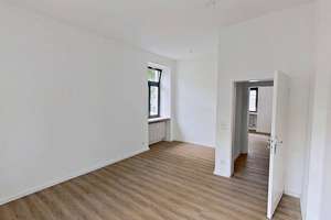 Große und vollständig renovierte 2-Zimmer-Wohnung mit BALKON – Dinglerstraße 12, 86154 Links der Wertach-Süd, Augsburg – Vorschaubild 2