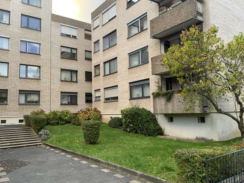 Helle 3-Zimmer Wohnung mit Balkon und Tiefgaragenstellplatz in Frechen-Königsdorf von Privat