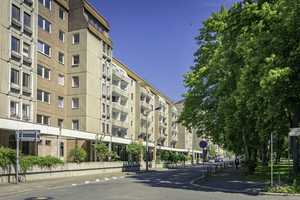 Möblierte 3-Raum-Wohnung am Schillerplatz – Karl-Liebknecht-Str. 13, 9111 Chemnitz – Vorschaubild 1