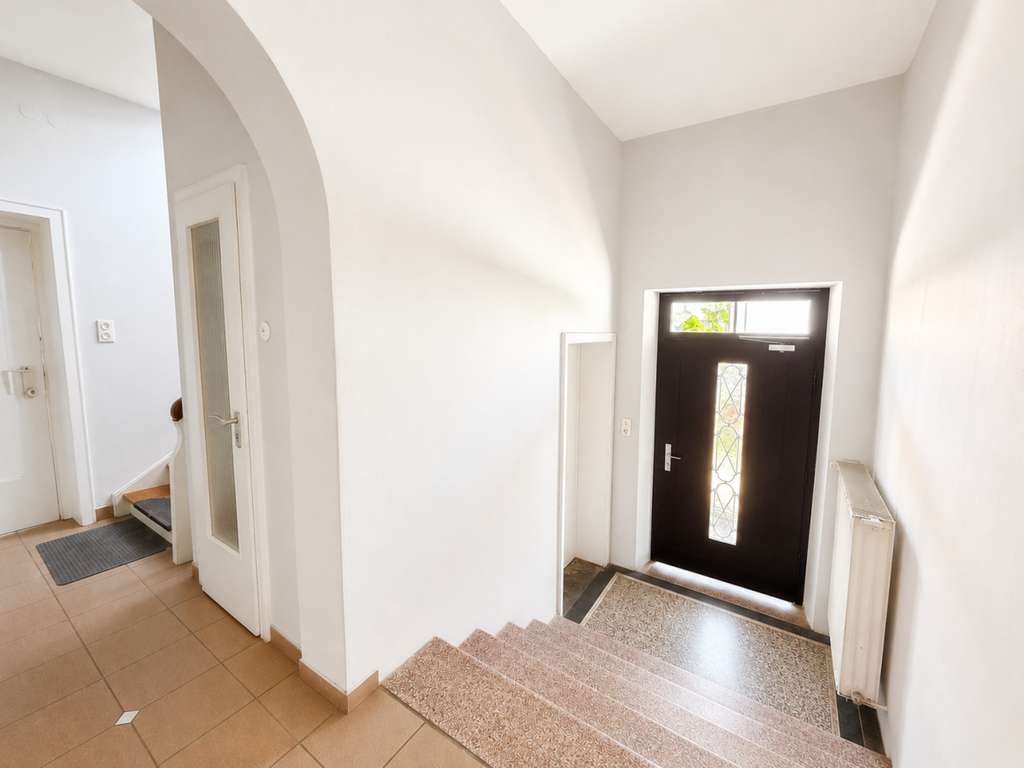 Immobilie in Bobingen - Privater Zugang zur Singold: Besonderes (Mehrfamilien)Haus in Bobingen! - Bild 1
