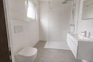 Sanierte 3,5 Zimmer Wohnung mit Balkon in Oberhausen, Garage auf Wunsch – 46049 Lirich-Nord, Oberhausen – Vorschaubild 2
