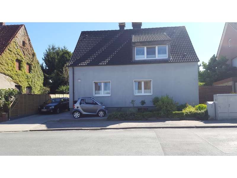 RESERVIERT - Großzügig und freistehend! EFH mit phantastischer Raumaufteilung und riesigem Garten