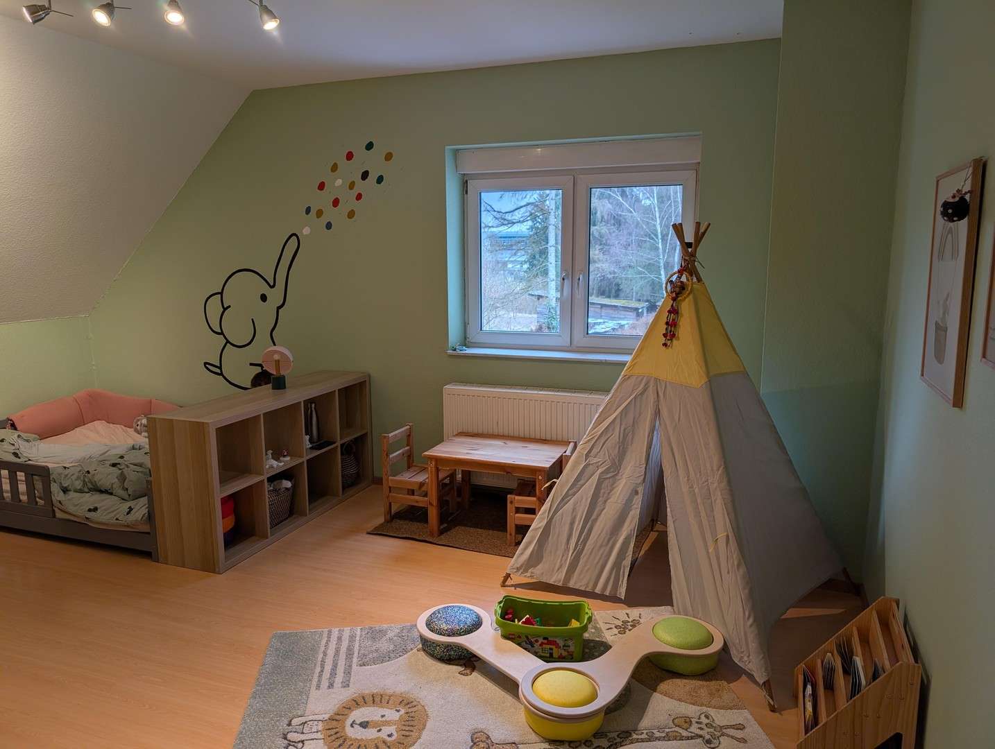 Immobilie in Enkenbach-Alsenborn - Viel Platz für die Familie: Große Maisonette mit neuer Heizung & E-Ladesäule - Bild 8