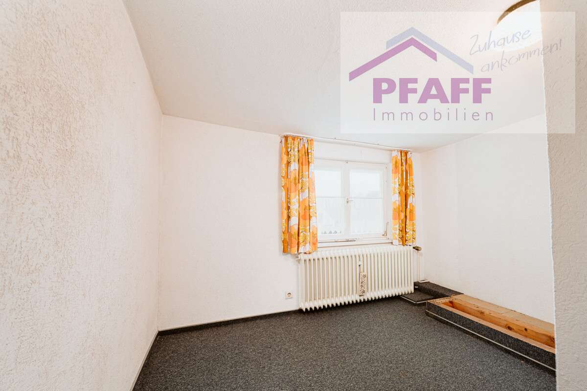 Immobilie in Radolfzell am Bodensee - Zuhause ankommen in Böhringen! Sanierungsbedürftige Doppelhaushälfte in guter Lage mit Potential - Bild 8