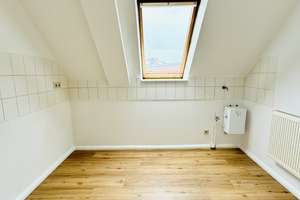 schicke 2 Raum DG-Raum-Wohnung in Leipzig / Gohlis ***TOP*** viel Platz; citnah – Corinthstraße 13, 4157 Gohlis-Mitte, Leipzig – Vorschaubild 9