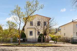 Familienidylle im Grünen: Mehrgenerationenhaus mit 2 Einliegerwohnungen auf weitläufigem Grundstück – Die vollständige Adresse der Immobilie erhältst du vom Anbieter., 12623 Kaulsdorf, Berlin – Vorschaubild 1