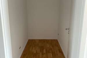 Erstbezug nach Sanierung mit neuer Kochinsel und Balkon: attraktive 3-Zimmer-Wohnung – Ehlvershof 5, 30419 Vinnhorst, Hannover – Vorschaubild 12