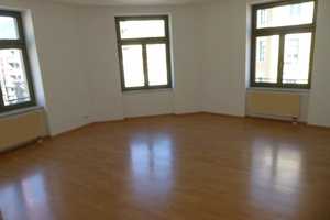 Großes Eck-Wohnzimmer in einer hellen 2-Raum in Schloßchemnitz!!! – Ludwigstr. 38, 9113 Chemnitz – Vorschaubild 2
