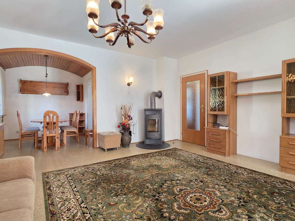 Immobilie in Coburg - Charmantes Raumwunder mit Einliegerbereich – Ihr neues Zuhause mit Mehrwert! - Bild 2