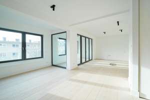 ERSTBEZUG: Sonnige 3 Zimmerwohnung mit Loggia im Zentrum von West-Berlin