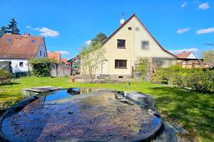 Doppelhaushälfte mit sonnigem Garten und Ausbaupotential