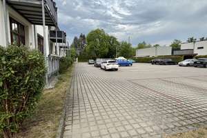 Markante 2,5-Zimmer-Wohnung mit Balkon, Einbauküche und Stellplatz in ruhiger Lage – Sportplatzstraße 1b, 1259 Niedersedlitz, Dresden – Vorschaubild 9