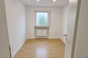 3 Zimmer Wohnung 84,0qm neu renoviert im 2. OG, ab 15.08. frei – Muggenhofer Str. -, 90429 Bärenschanze, Nürnberg – Vorschaubild 2