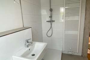 Neubau Erstbezug, helle 3-Zimmer-Dachgeschosswohnung inkl. Wohnküche und gehobener Innenausstattung – Auf dem Hollen 10, 30165 Vahrenwald, Hannover – Vorschaubild 7