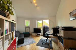 Charmante 3 Zimmer-Dachgeschosswohnung mit zwei Balkonen in ruhiger Bestlage von München-Bogenhausen – Die vollständige Adresse der Immobilie erhältst du vom Anbieter., 81929 Daglfing, München – Vorschaubild 6