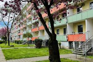 2 RWG mit Balkon und Badewanne – Milchweg 15, 39128 Magdeburg – Vorschaubild 1