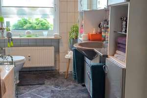 Charmantes Zweifamilienhaus mit großzügigem Garten – Die vollständige Adresse der Immobilie erhältst du vom Anbieter., 94130 Obernzell – Vorschaubild 8