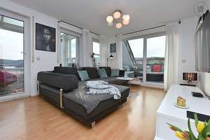 Modern möblierte, sonnige Wohnung mit Balkon und Wintergarten in Stuttgart Untertürkheim