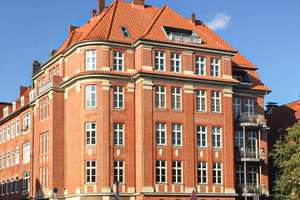 Wohnung mit viel Altbauflair und drei Balkonen in Düsternbrook – Die vollständige Adresse der Immobilie erhältst du vom Anbieter., 24105 Düsternbrook, Kiel – Vorschaubild 1