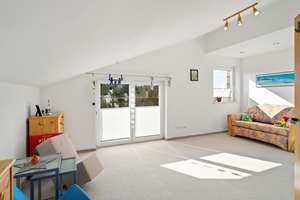 Architektonisches Wohnerlebnis mit Einliegerwohnung – Zentral & ruhig in Neumünster-Faldera – Die vollständige Adresse der Immobilie erhältst du vom Anbieter., 24537 Faldera, Neumünster – Vorschaubild 16