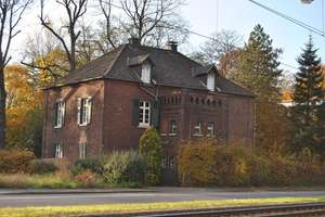 histrorisches  Einfamilienhaus - Perfekt als Mehrgenerationshaus - mit großem Garten in Duisburg – Schulte-Marxloh-Str. 9, 47168 Marxloh, Duisburg – Vorschaubild 3