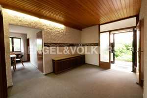 Attraktives Wohnhaus mit PV-Anlage, Doppelgarage, großem Garten und möglichem Baugrundstück – Bad Kissingen (Kreis) – Vorschaubild 5