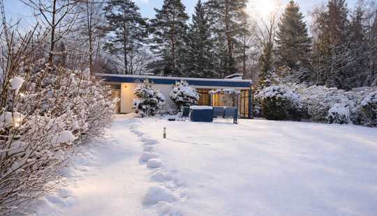 Bild von Sanierungsbedürftiger Bungalow in exklusiver Waldrandlage auf uneinsehbarem Grundstück/Klieversberg