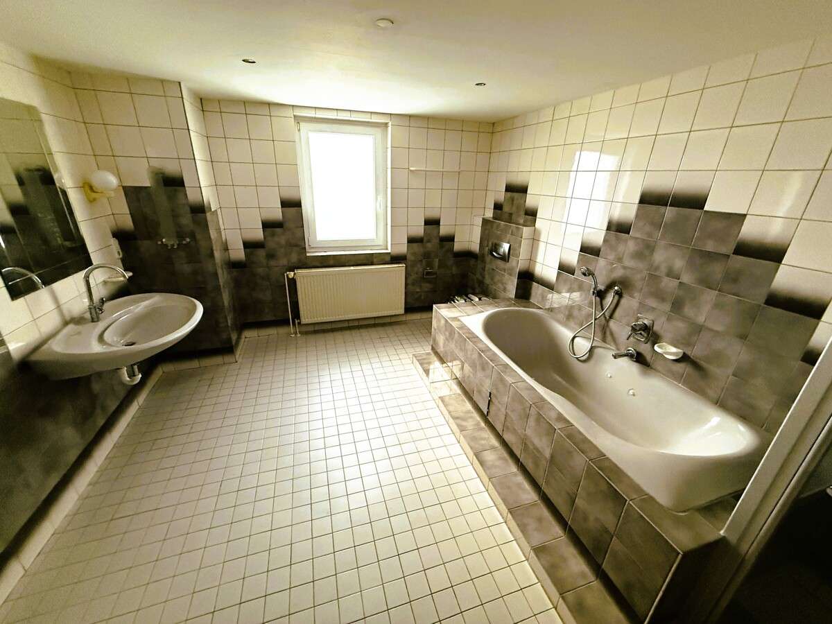 Immobilie in Springe - Resthof mit Geschichte – außergewöhnliches Raumangebot für Mehrgenerationenwohnen und individuelle L - Bild 9