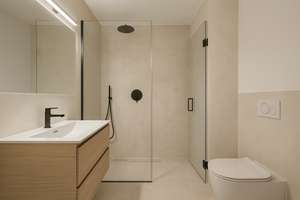 Modernes Wohnen in Düsseltal - Erstbezug nach Kernsanierung - Top geschn. Altbauwhg. mit 2 Balkonen