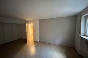 Frisch renovierte 3,5-Zimmer-Wohnung mit Garten – 81929 Daglfing, München – Vorschaubild 11