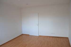 MZ-Kastel: Helle 2-Zimmer-Wohnung; modernes Wannenbad; Laminatboden; kleiner Balkon; Garage möglich – Die vollständige Adresse der Immobilie erhältst du vom Anbieter., 55252 Mainz-Kastel, Wiesbaden – Vorschaubild 19