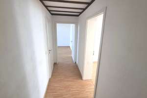 Tolle Etagen- Dachgeschosswohnung mit Nebenraum. Hier in Huttrop wohnt man gerne und zentral – Die vollständige Adresse der Immobilie erhältst du vom Anbieter., 45138 Huttrop, Essen – Vorschaubild 8