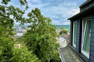 Ausblick über Elberfeld - Perfekt für Paare! Helle-Wohnung im Dachgeschoss – Nützenberger Straße 18, 42115 Wuppertal – Vorschaubild 7