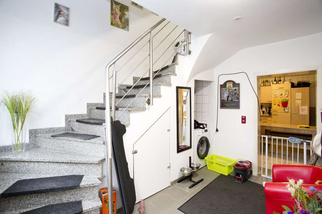 Immobilie in Aldenhoven - Attraktives 3 Familienhaus mit Tordurchfahrt und Garten, zur Eigennutzung oder Vermietung - Bild 2