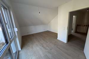 Attraktive 4-Zimmer-Doppelhaushälfte mit EBK in Braunschweig Volkmarode – Berliner Heerstraße 8d, 38104 Volkmarode, Braunschweig – Vorschaubild 7