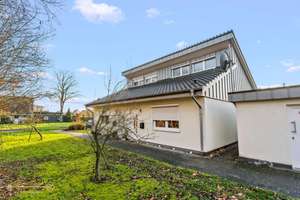 Stilvolle Doppelhaushälfte mit offener Galerie und Terrasse – Die vollständige Adresse der Immobilie erhältst du vom Anbieter., 26919 Brake (Unterweser) – Vorschaubild 11