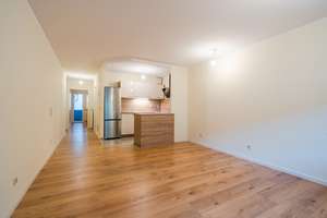 Modern sanierte 2-RW* 1.OG* EBK* zwei Balkone* Bad mit Wanne* Aufzug* TG-SP* barrierefrei* zentral* – Schandauer Straße 23d, 1309 Striesen-West, Dresden – Vorschaubild 5