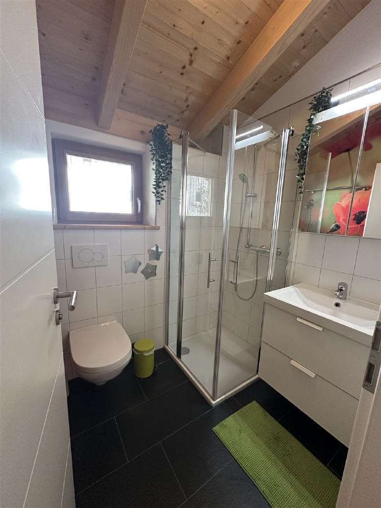 Immobilie in Traitsching - Exklusives Einfamilienhaus in nachhaltiger Holz-Lehm-Bauweise  Traumhaftes Wohnen zwischen Ch - Bild 1