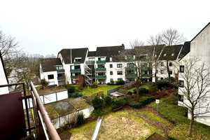 2 Raum Dachgeschosswohnung mit Balkon sowie PKW-Stellplatz in ordentlicher Wohnlage – Düsseldorf – Vorschaubild 2