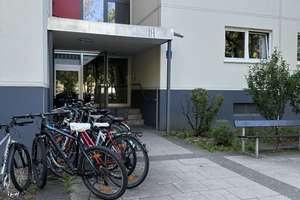 Provisionsfrei: Ruhige 3-Zimmer-Wohnung am Westkreuz mit Loggia und viel Grün – Reichenaustraße 9, 81243 Aubing-Süd, München – Vorschaubild 16