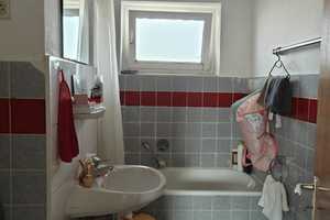 Sonnig, renoviert, 2,5 Z-Wohnung mit Loggia  ! Provisionsfrei
mit Einbauküche, Lift,Fahrradkeller – Unstrutstraße 2, 38120 Braunschweig – Vorschaubild 2