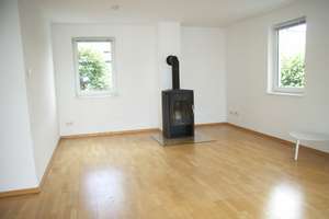 4-Zimmer, großer Sonnenbalkon, Parkett, Kaminofen, Tageslichtbad und Gäste-Duschbad – Sürther Hauptstr. 192, 50999 Sürth, Köln – Vorschaubild 5