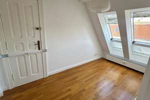 Großzügig wohnen in Charlottenburg: 4-Zimmer-Dachgeschosswohnung mit Terrasse – Pestalozzistraße 33, 10627 Charlottenburg, Berlin – Vorschaubild 6