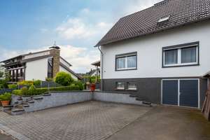 Zentrumsnahes Einfamilienhaus mit parkähnlichem Gartenparadies & PV-Anlage – Lammersdorfer Straße 17, 54576 Hillesheim – Vorschaubild 16