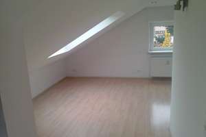 Gepflegte 2-Zimmer-DG-Wohnung mit Einbauküche in Fellbach – 70736 Fellbach – Vorschaubild 2