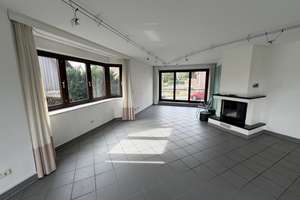 Interessantes Dreifamilienhaus (Baujahr 1993) mit XL-Doppelgarage in guter Lage von Bochum-Linden – Die vollständige Adresse der Immobilie erhältst du vom Anbieter., 44879 Linden, Bochum – Vorschaubild 4